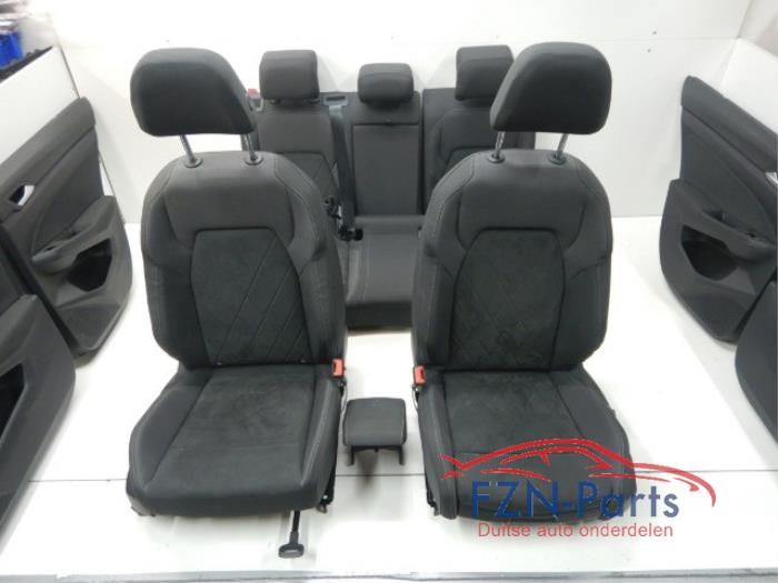 VW Golf 8 5H Interieur Stof Alcantara met Deurpanelen Voorstoelen elektrisch hoogteverstelbaarMassage MIST MODULE Eigen airbags overzetten GEEN STOELVERWARMING5 deurs , Interieur , Stof Alcantara , Stoel Stoelen Achterbank Deurpaneel