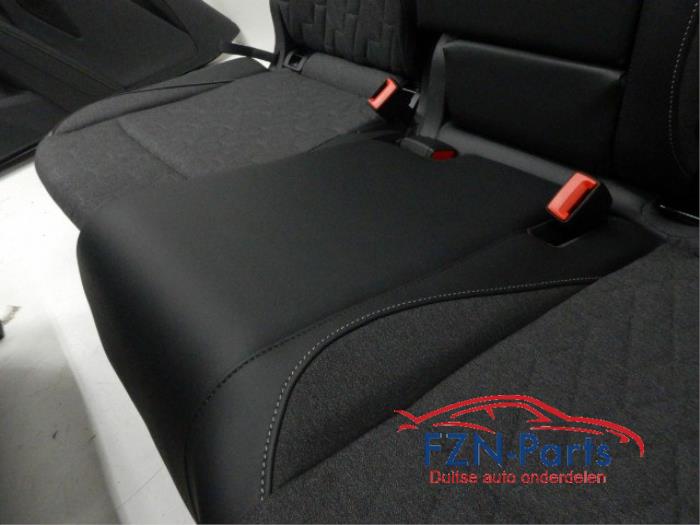 VW Tiguan 571 Life Edition Stof Leer Interieur+ Deurpanelen Voorstoelen Hoogteverstel en VerwarmbaarZonder StoelairbagOude overzettenInterieur, Verwarmbaar, Deurpanelen, Stof leer, Tiguan 571 2.0 TDI 157056