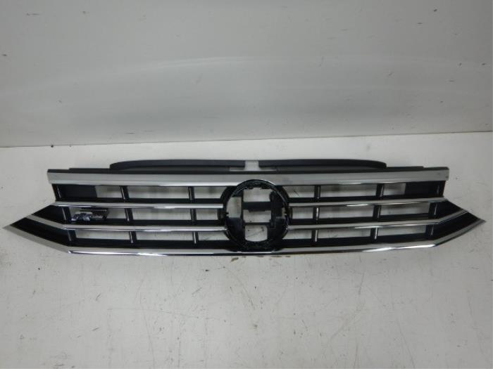 VW Passat B8 Facelift R-line Grille Chrome