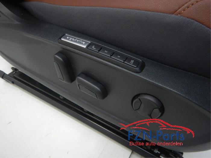 VW ID4 11A Interieur Leer-Alcantara Bruin/Grijs Elektrisch VerstelbaarMemory, MassageMist deurpanelenEigen Airbags overzettenInterieur, Achterbank, Leer-Alcantara, ID4 11A Electric
