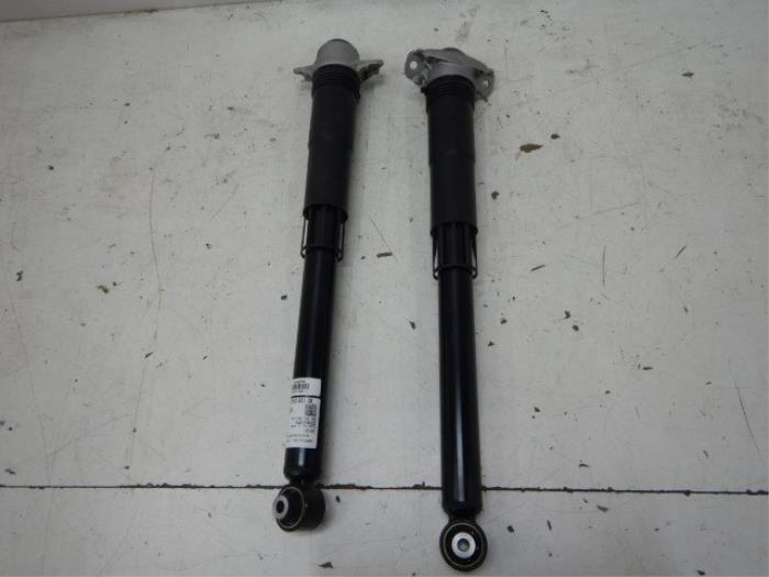 VW Golf 8 Schokdemper Schokbreker Set Achterzijde L+R
