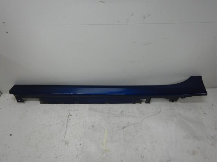 Zijskirt links BMW 1-Serie (22727596)