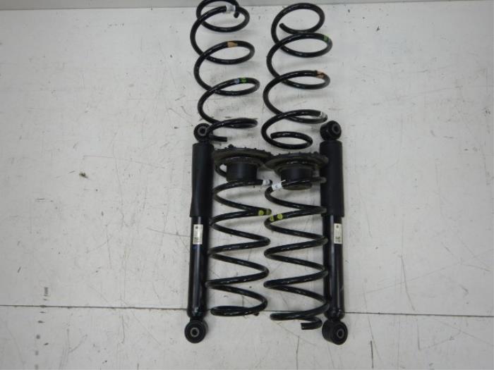 VW Caddy 2K7 Verenset Voor-Achterzijde