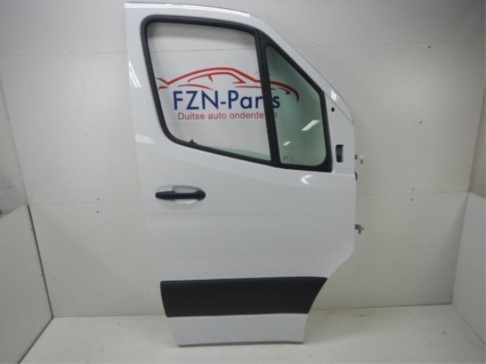 Mercedes-Benz Sprinter W907 Portier rechts-voor 9147
