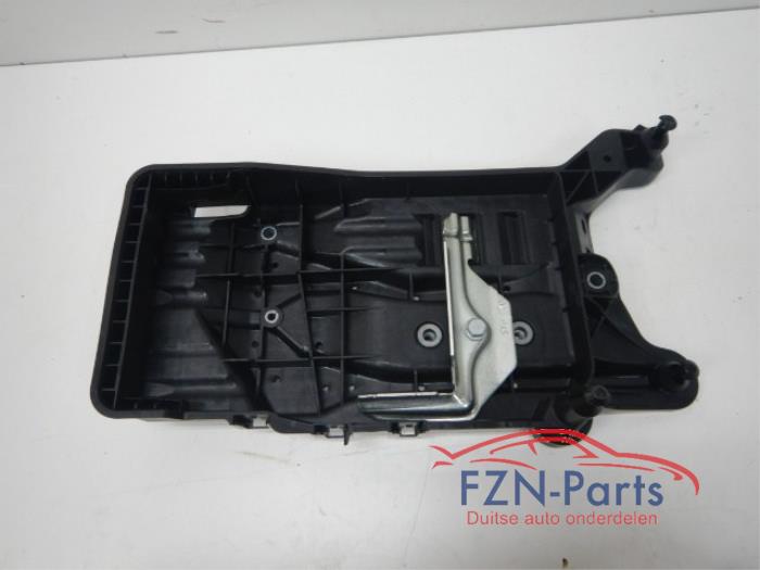 VW Tiguan 5NA Accubak