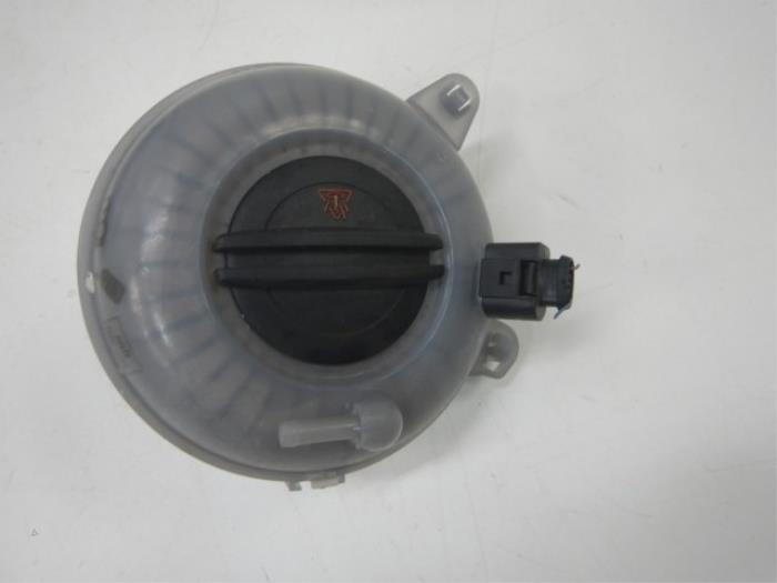 VW Golf 7 Koelvloeistof KVS Tank