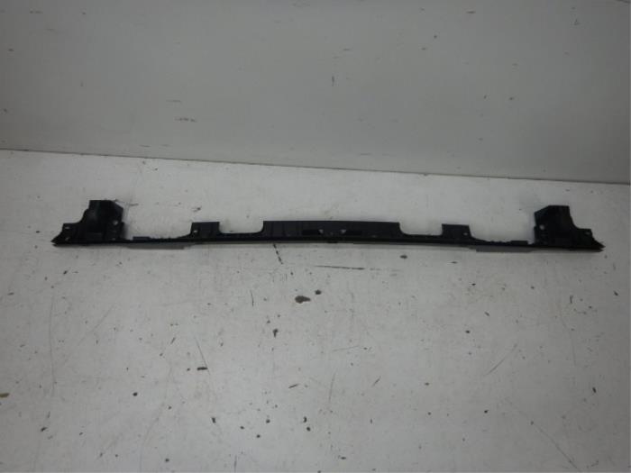 VW Transporter T6 Achterbumper Geleider Midden