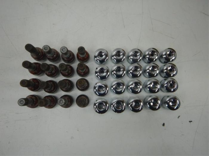 Wielbouten set Volkswagen Touareg (22745417)