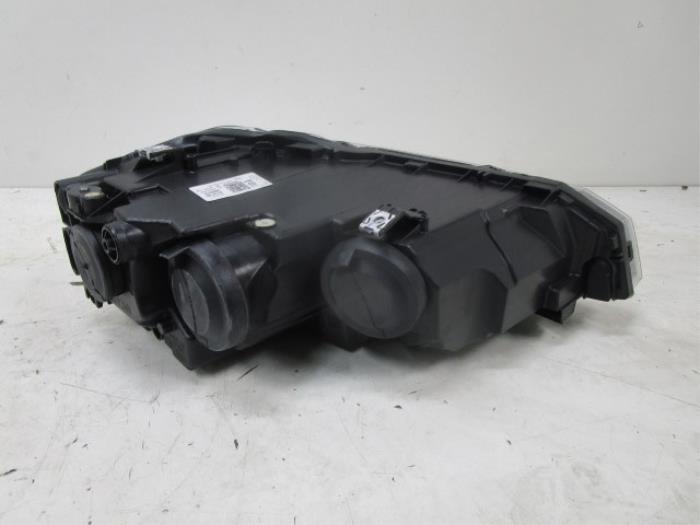 VW Polo 2G Koplamp Halogeen H7 Links NIEUW
