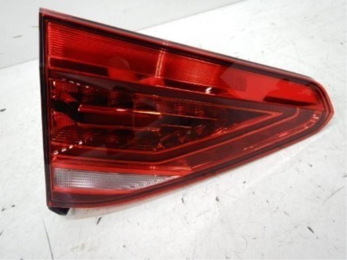 VW Touran 5TA LED Achterlicht Links ( Achterklep )