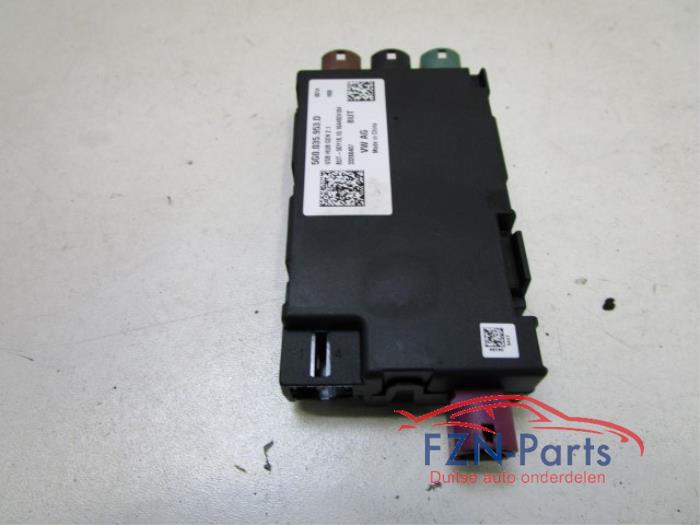 VW Golf 7 USB Hub Spanningsomvormer