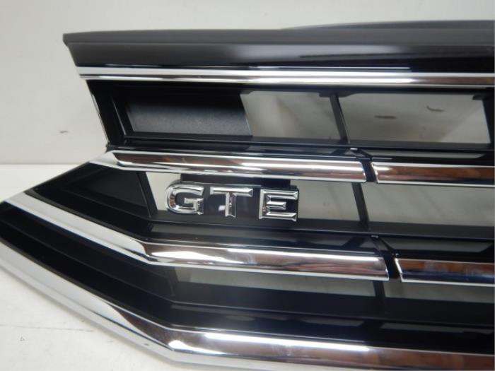VW Passat B8 Facelift GTE Grille