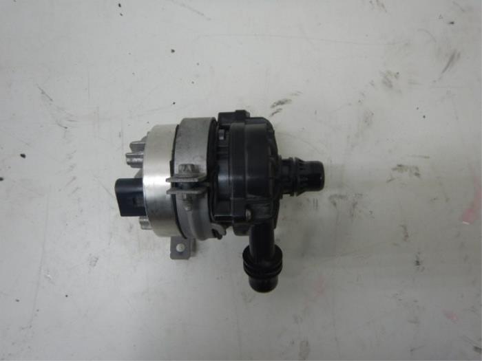 Extra waterpomp Mercedes Sprinter (22729257)