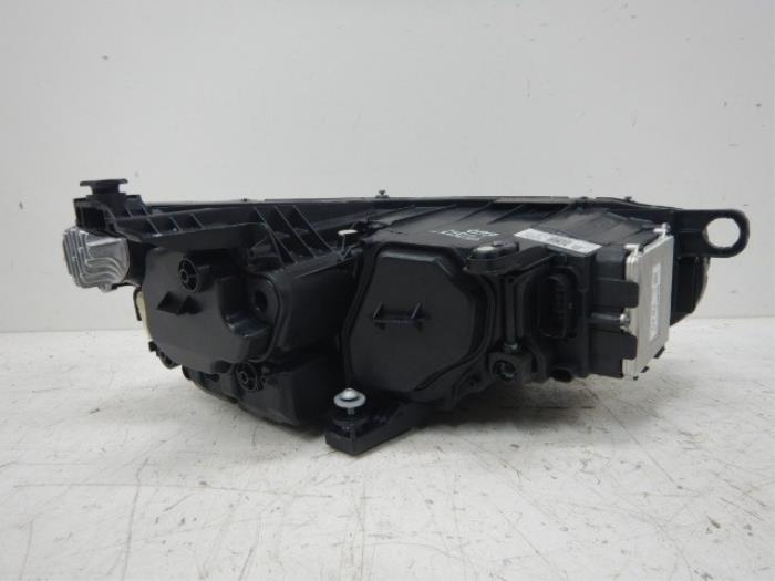 VW Passat B8 Facelift Matrix IQ-Light Koplamp Links L