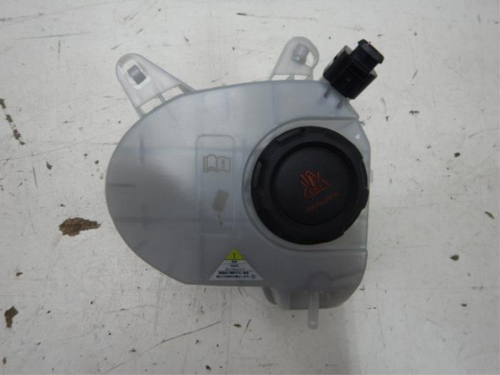 VW Golf 8 Koelvloeistof Tank Expansie Reservoir
