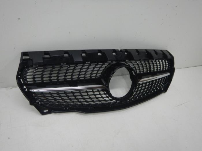 Mercedes-Benz CLA W117 AMG Nightpakket Diamond Grille