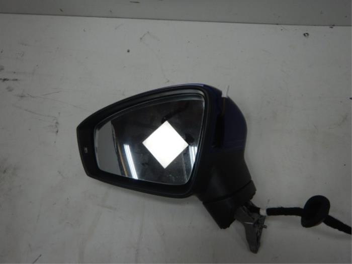 VW Tiguan 5NA Spiegel Links L Inklapbaar Side-assist 11-draads Elektrisch verstel verwarm en inklapbaarHome comingmist side assist lampjeKleur: LD5K Lapiz blueZij buiten spiegel links linker