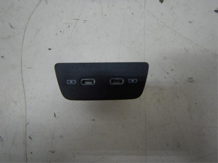 AUX/USB aansluiting Volkswagen Golf (22739184)