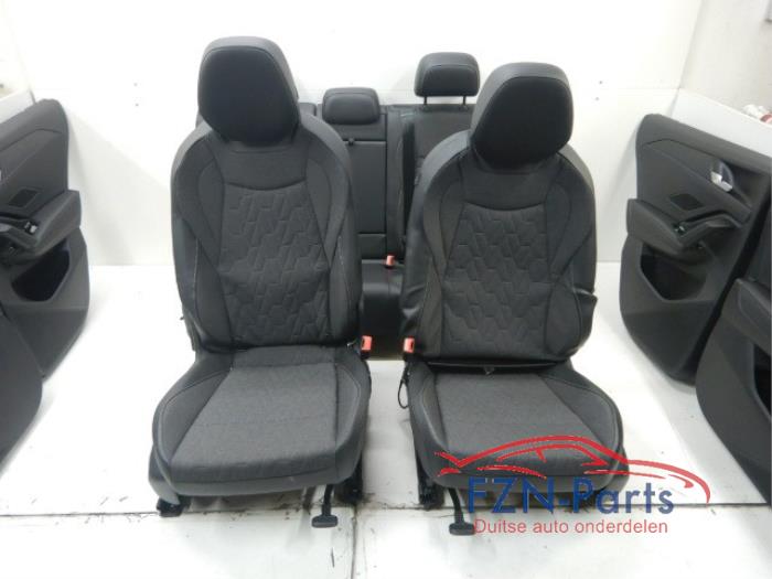 VW Tiguan 571 Life Edition Stof Leer Interieur+ Deurpanelen Voorstoelen Hoogteverstel en VerwarmbaarZonder StoelairbagOude overzettenInterieur, Verwarmbaar, Deurpanelen, Stof leer, Tiguan 571 2.0 TDI 157056
