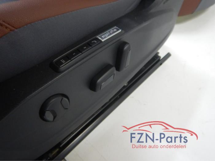 VW ID4 11A Interieur Leer-Alcantara Bruin/Grijs Elektrisch VerstelbaarMemory, MassageMist deurpanelenEigen Airbags overzettenInterieur, Achterbank, Leer-Alcantara, ID4 11A Electric