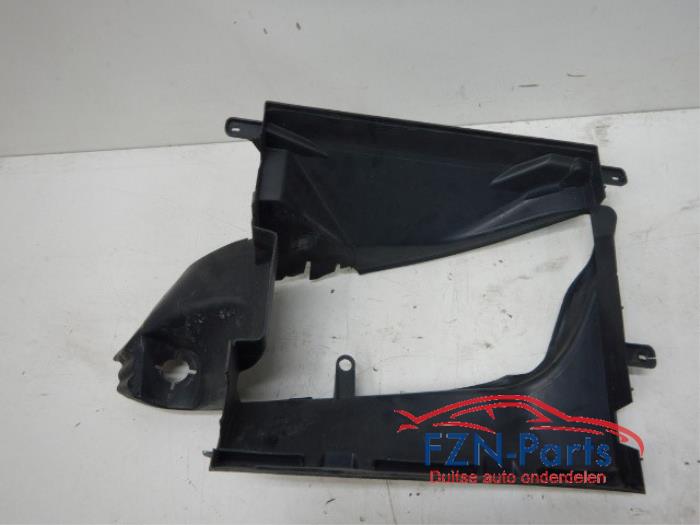 Audi R8 420 Luchtgeleider Rechts Extra Radiateur