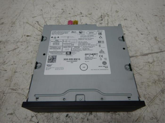 VW Tiguan 5NA Regelapparaat Radio