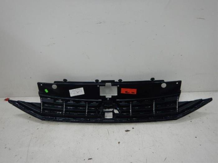 VW Passat B8 Facelift R-Line Grille Chrome