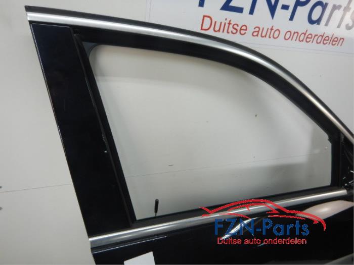 Portier 4Deurs rechts-voor Mercedes ML-Klasse (22723037)