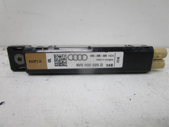 Audi A3 8V5 Facelift Antenneversterker
