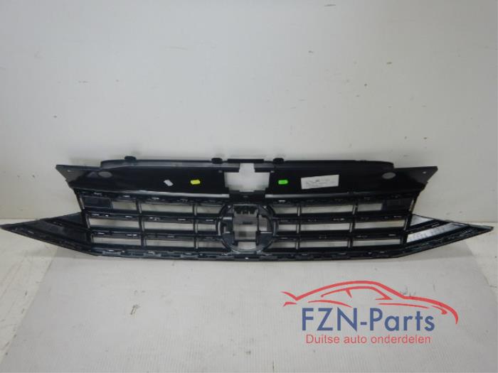 VW Passat B8 Facelift Grille Chrome