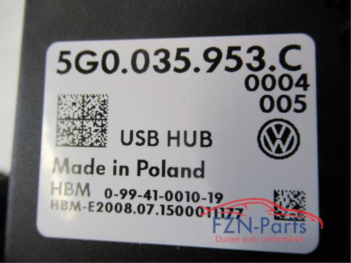 VW Golf 7 USB Hub Spanningsomvormer
