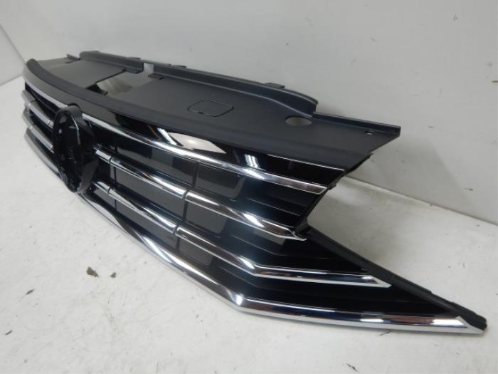 VW Passat B8 Facelift GTE Grille