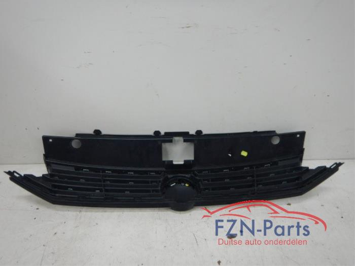 VW Passat B8 Grille Chrome
