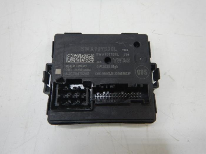 Gateway module Volkswagen Golf (22734220)