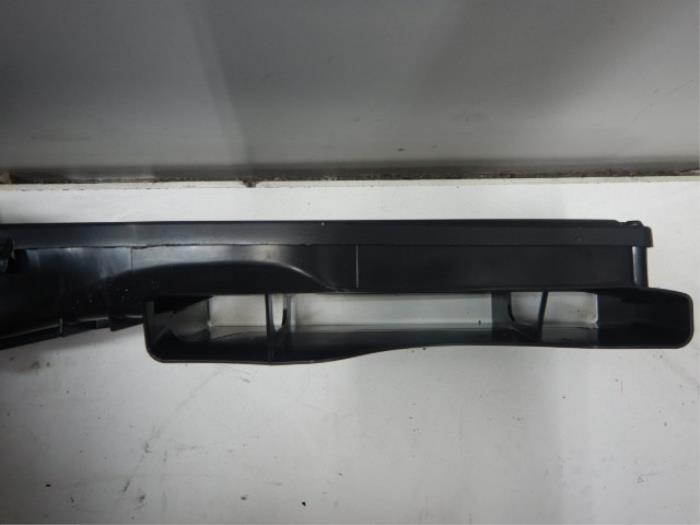 VW Golf 8 2.0 TFSI Luchtgeleider