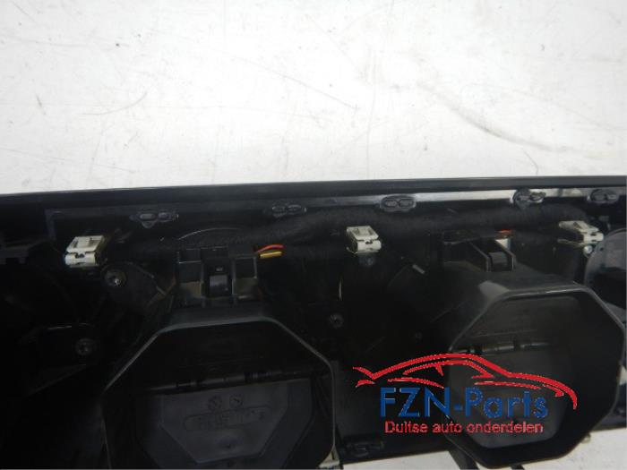 Mercedes-Benz A-Klasse W177 Luchtrooster Dashboard Inclusief Start stop A