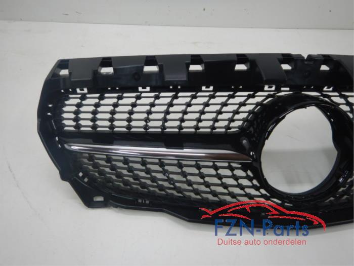 Mercedes-Benz CLA W117 Nightpakket Diamond Grille