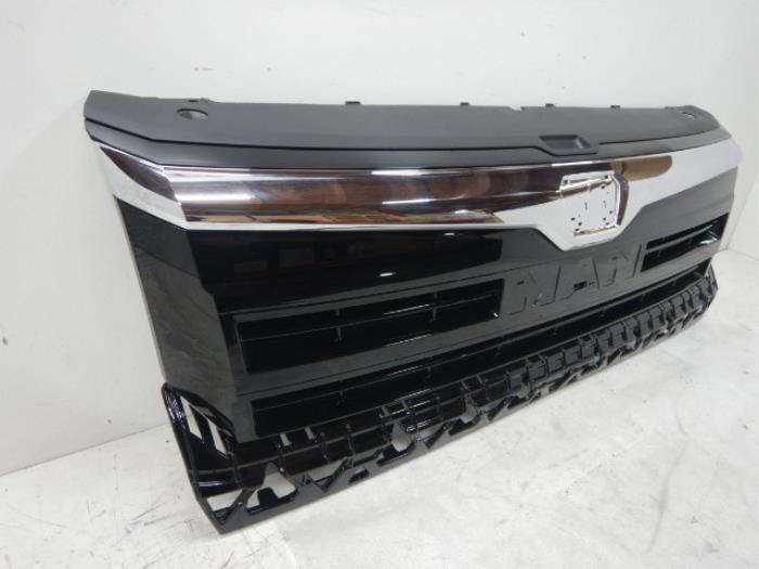 Man TGE Grille Hoogglans Chroom