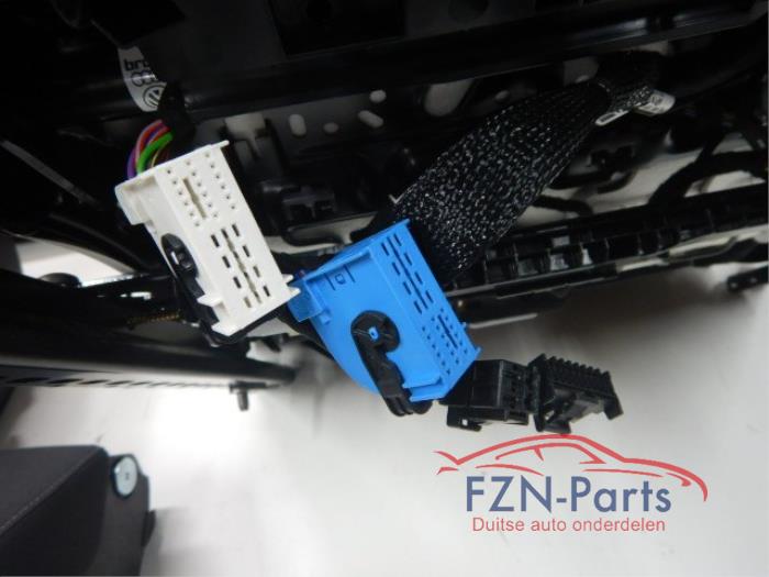 VW Golf 8 5H Interieur Stof Alcantara met Deurpanelen Voorstoelen elektrisch hoogteverstelbaarMassage MIST MODULE Eigen airbags overzetten GEEN STOELVERWARMING5 deurs , Interieur , Stof Alcantara , Stoel Stoelen Achterbank Deurpaneel