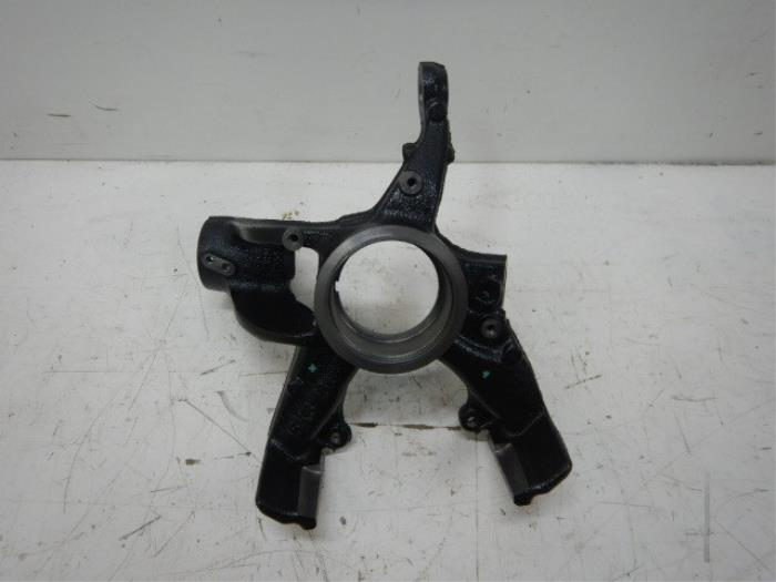 VW Polo 2G Fusee Links-Voor