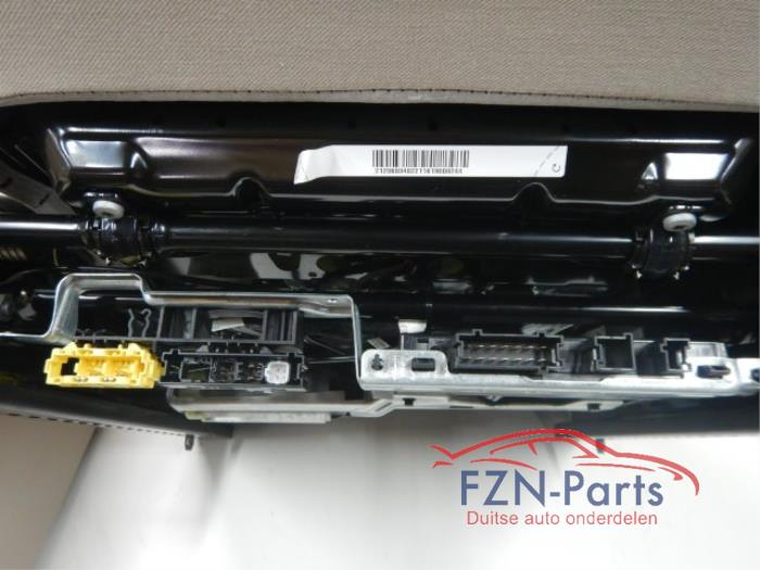 Mercedes Benz CLS W218 Interieur Leder Seidebeige Dashboard Stoelen Elektrisch Verstelbaar En verwarmd, Memory Stoelen Geen Airbags Stoelventilatie