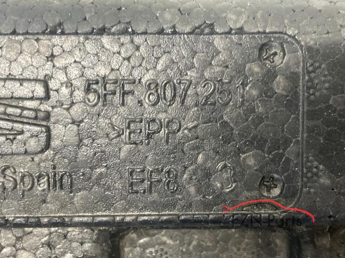 Cupra Formentor Bumperbalk Achterzijde met schuim
