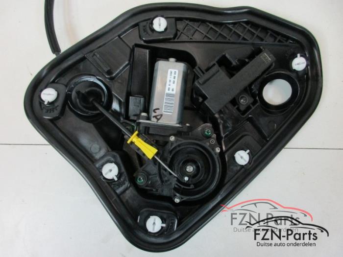 Sluithulpmotor portier links-achter Audi A7 (22741268)