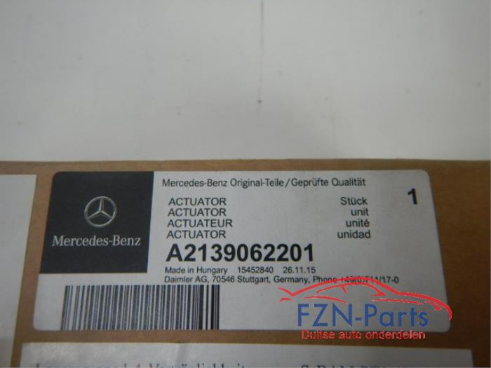 Mercedes-Benz E-Klasse W213 Actieve Motorkapbescherming