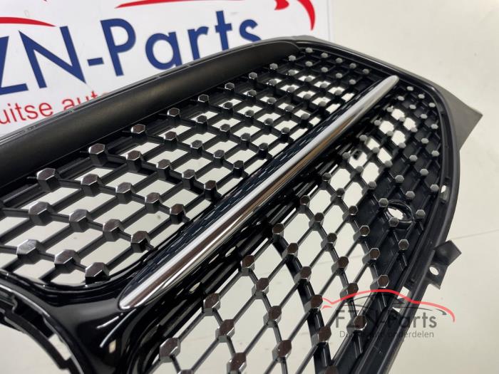 Mercedes-Benz W118 CLA Diamond Grille Hoogglans Zwart Chrome