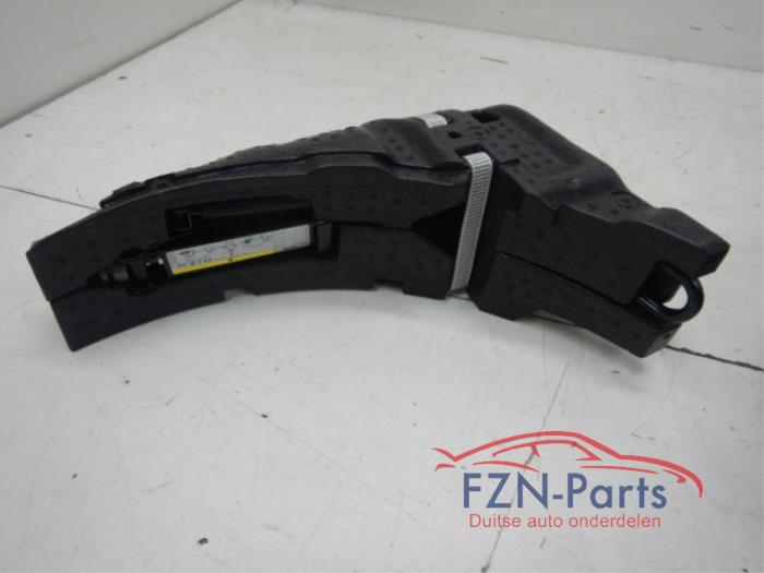 VW Golf 8 16 inch thuiskomer + Gereedschap + Schuim