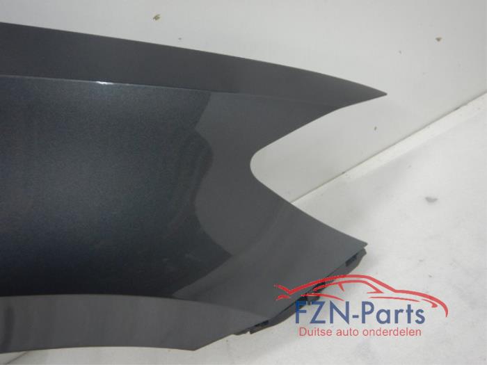 VW Touran 5TA Zijscherm Spatscherm Rechts LR7H Kleur : LR7H Indium Grau