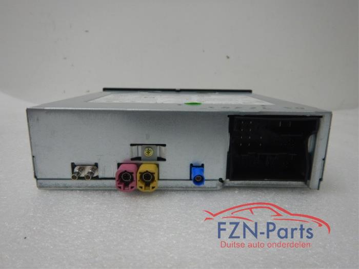 VW Passat B8 Regelapparaat Radio Navigatie