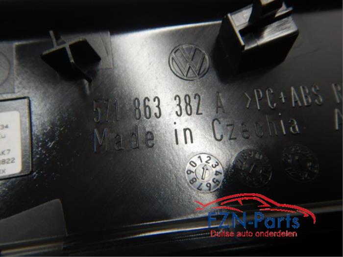 VW Tiguan 571 Inleg Dashboard Armsteun Leer