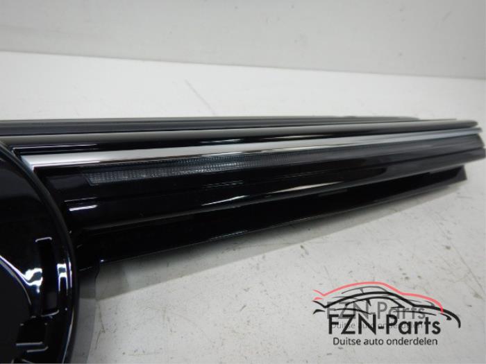 VW Golf 8 GTD Grille Hoogglans Zwart Chrome